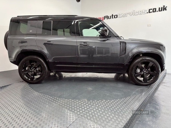 Used Land Rover Defender 2024 for sale - 76153712: Photo 2