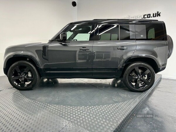 Used Land Rover Defender 2024 for sale - 76153712: Photo 5