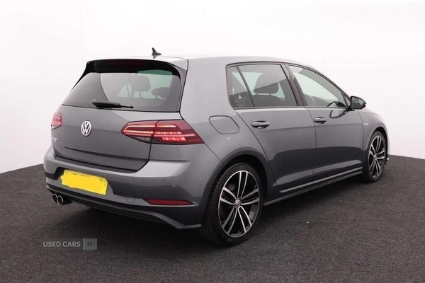 Used Volkswagen Golf 2017 for sale - 76887610: Photo 2