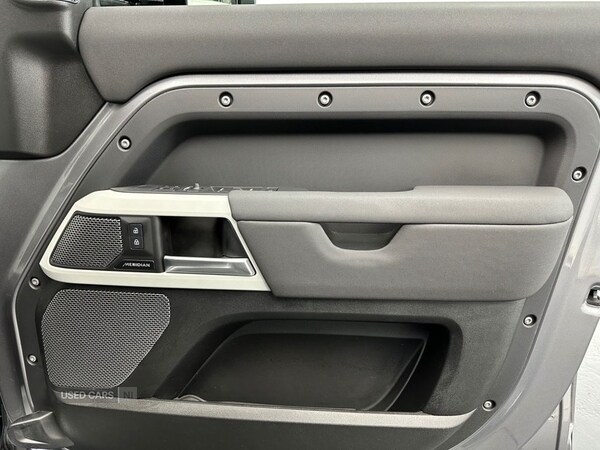 Used Land Rover Defender 2023 for sale - 75647626: Photo 22