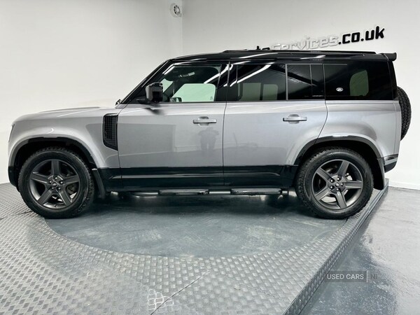 Used Land Rover Defender 2023 for sale - 75647626: Photo 2
