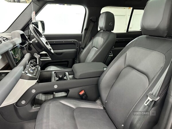 Used Land Rover Defender 2023 for sale - 75647626: Photo 32
