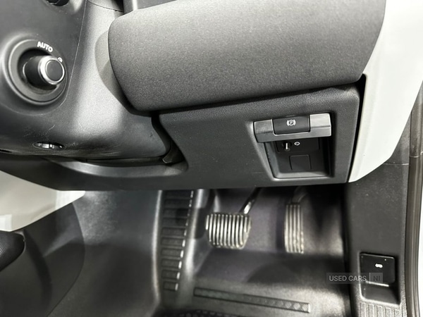 Used Land Rover Defender 2021 for sale - 77050399: Photo 13