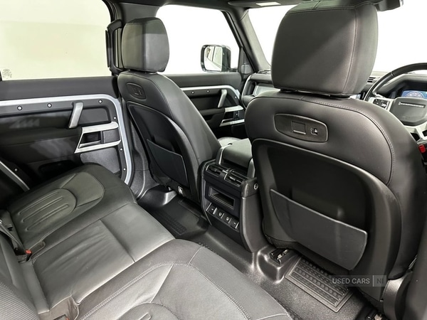 Used Land Rover Defender 2021 for sale - 77050399: Photo 23
