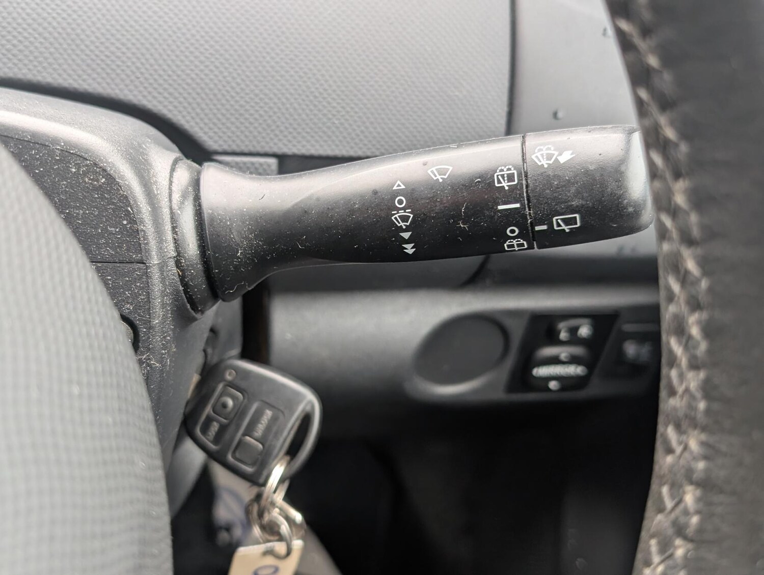 Used Toyota Yaris 2009 for sale - 77555022: Photo 28