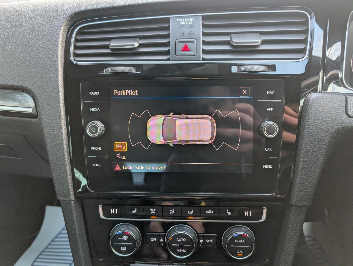 Used Volkswagen Golf 2018 for sale - 77739520: Photo 38