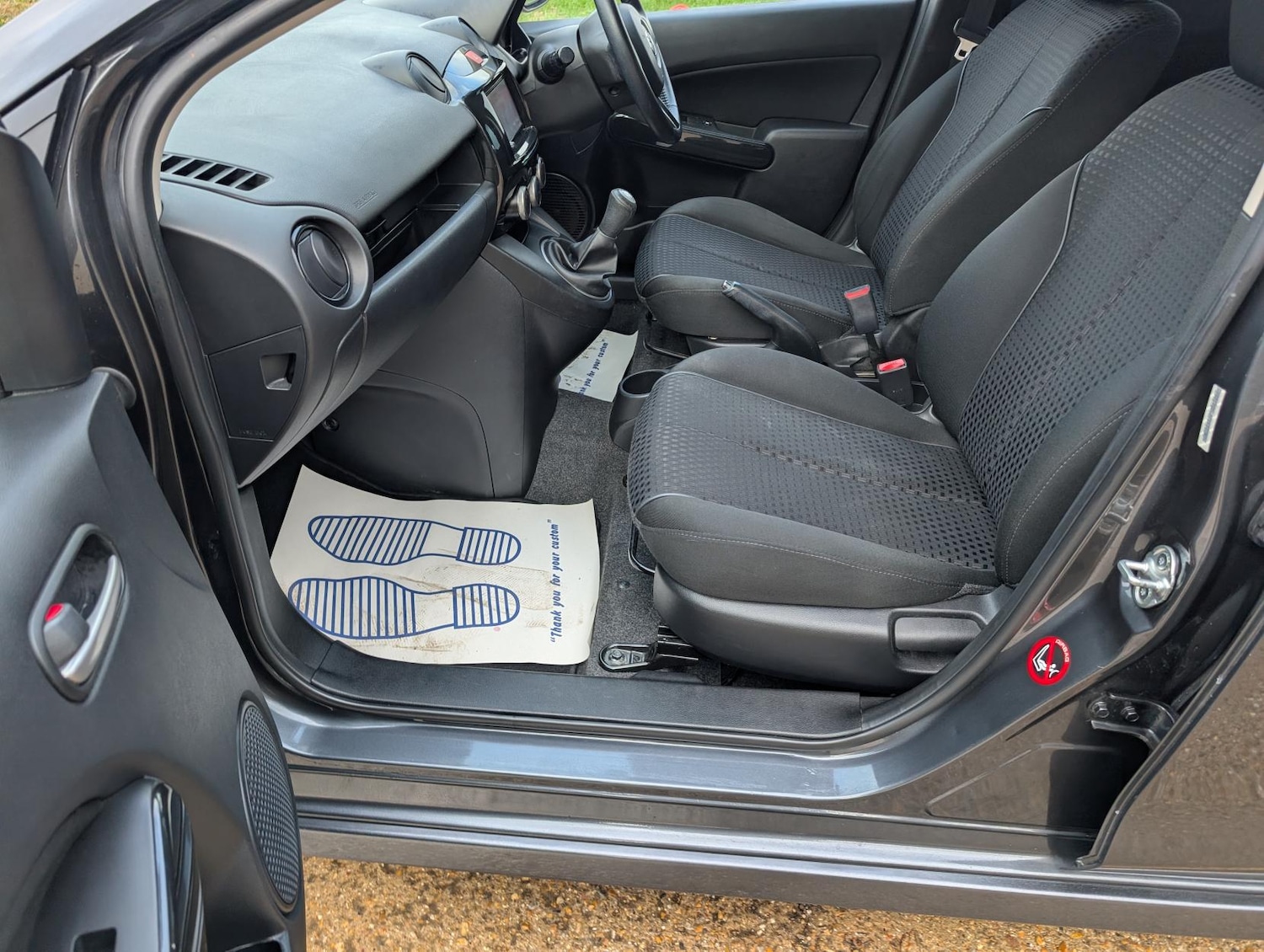 Used Mazda Mazda2 2015 for sale - 77482250: Photo 17