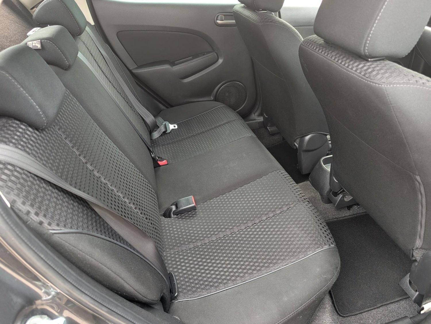 Used Mazda Mazda2 2015 for sale - 77482250: Photo 28