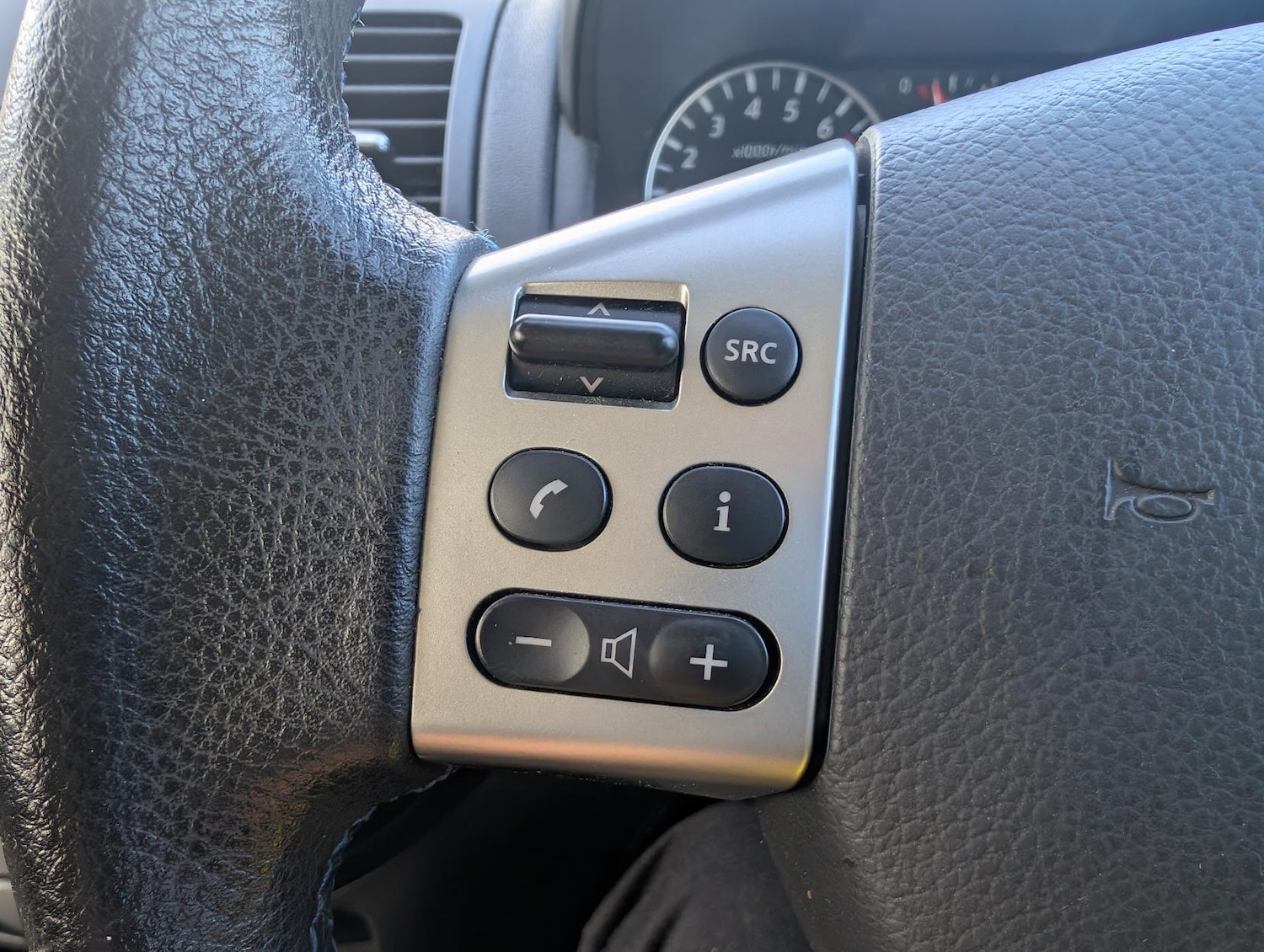 Used Nissan Note 2013 for sale - 76627530: Photo 21