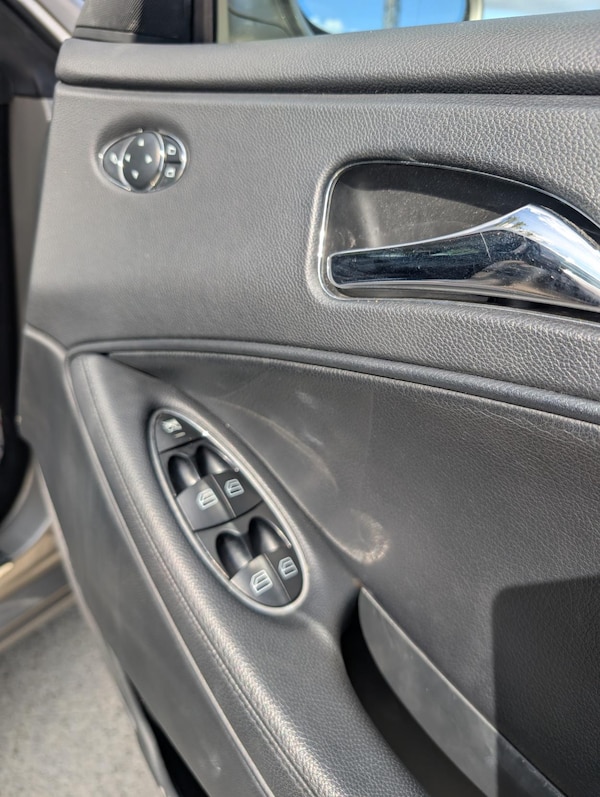 Used Mercedes-Benz CLS 2006 for sale - 75684805: Photo 16