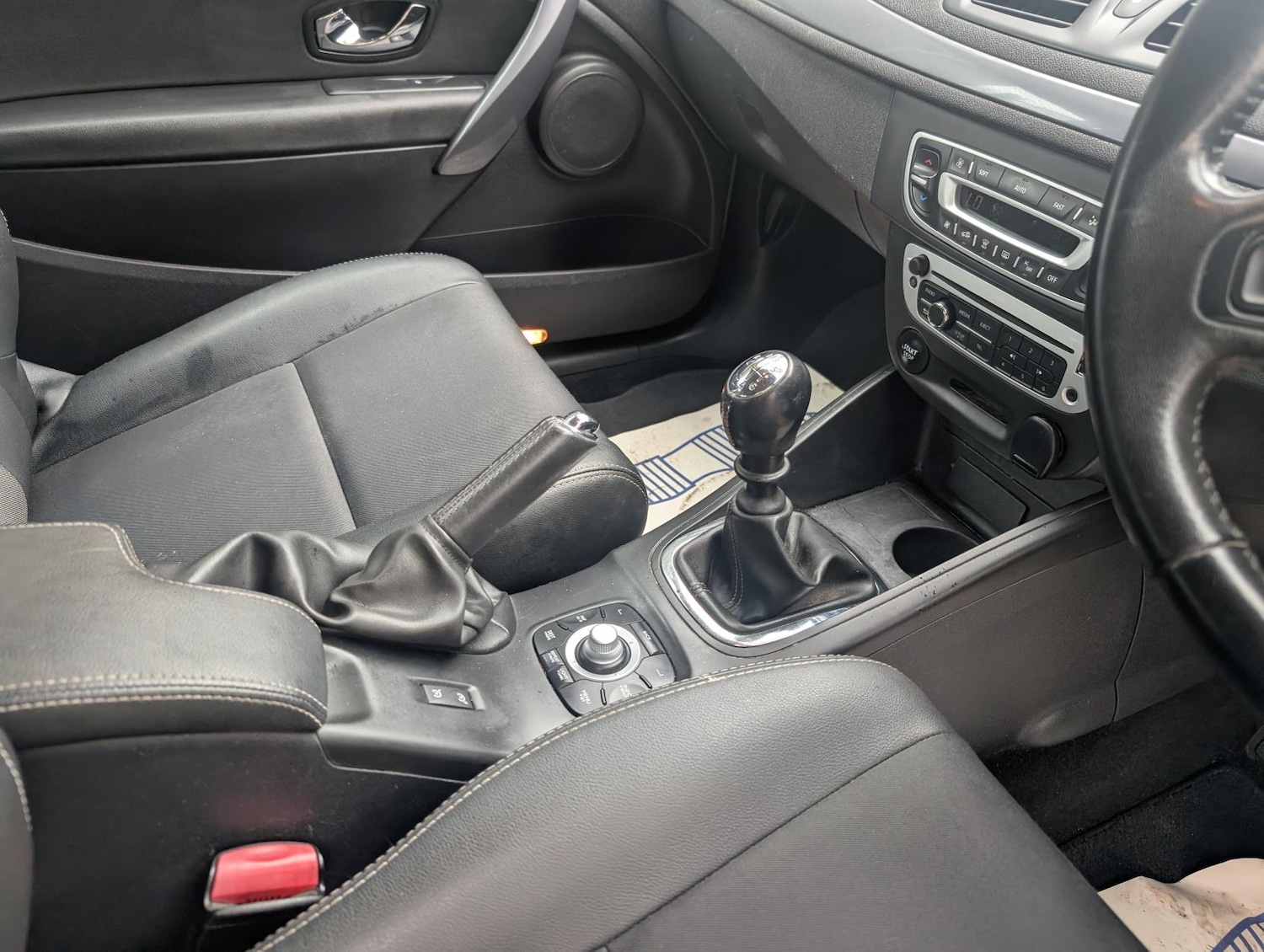 Used Renault Megane 2015 for sale - 77702858: Photo 15