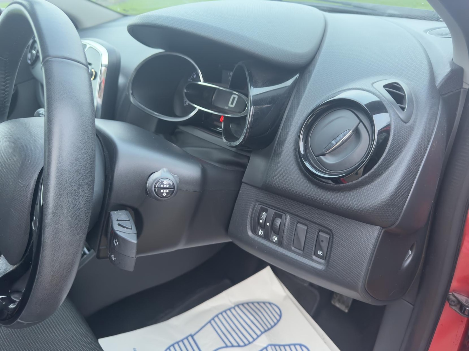 Used Renault Clio 2014 for sale - 77819148: Photo 18