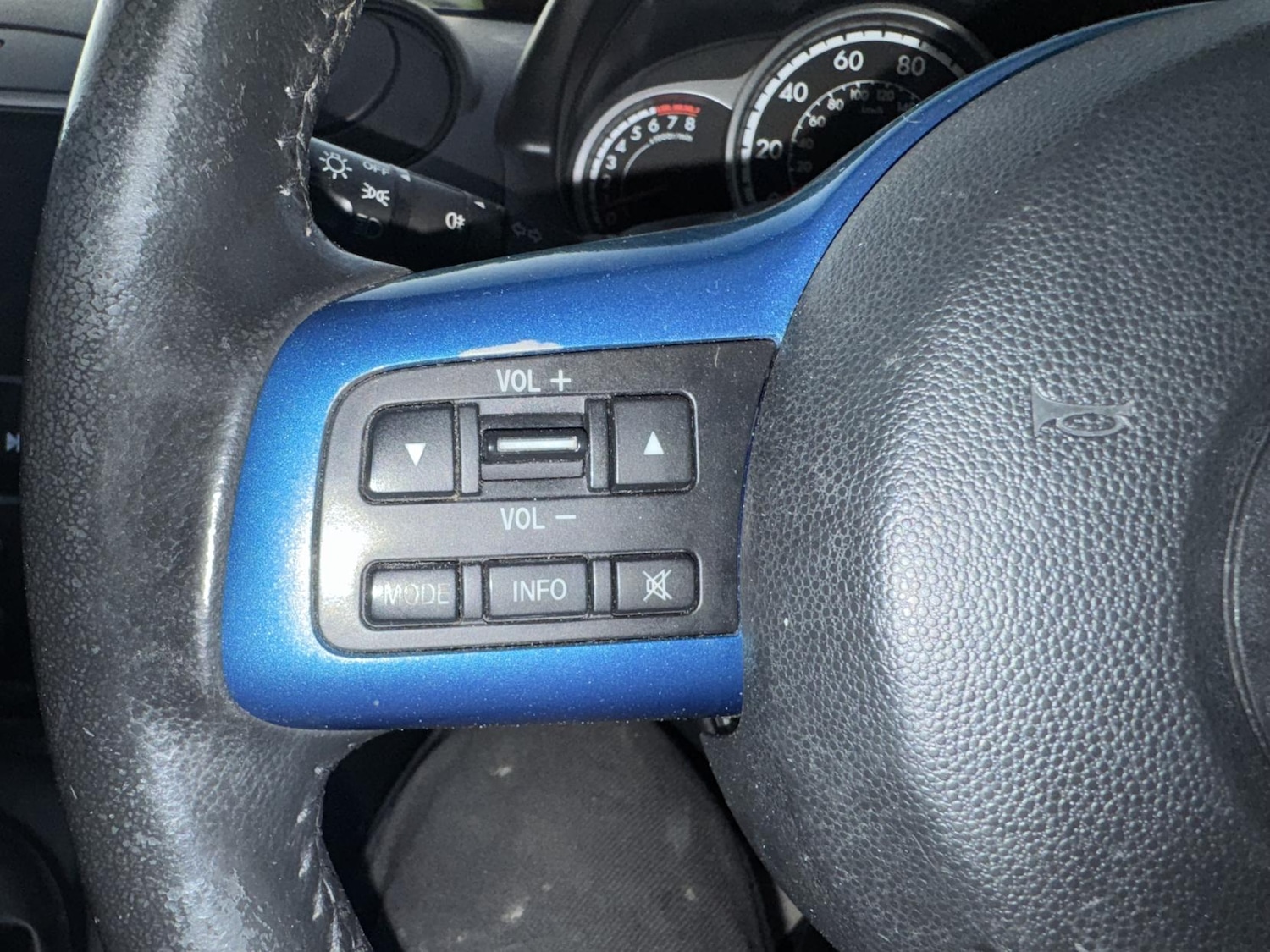 Used Mazda Mazda2 2012 for sale - 76616110: Photo 14