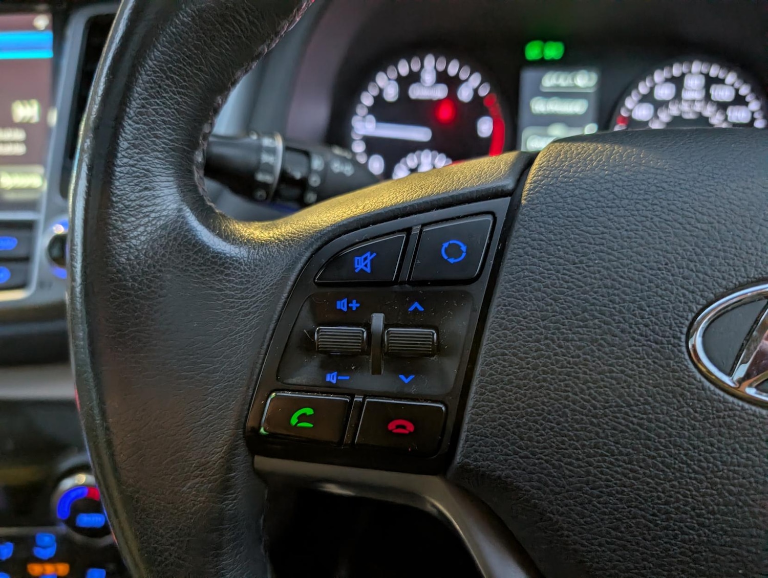 Used Hyundai TUCSON 2016 for sale - 76635466: Photo 31