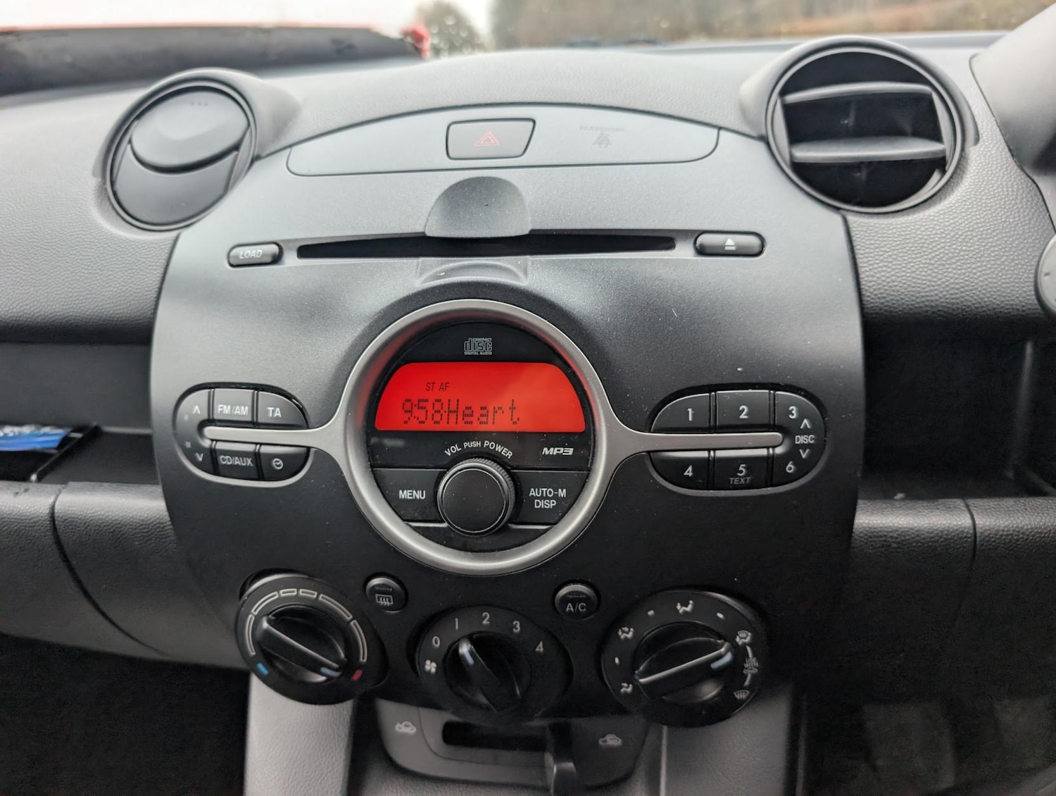 Used Mazda Mazda2 2010 for sale - 77151664: Photo 15