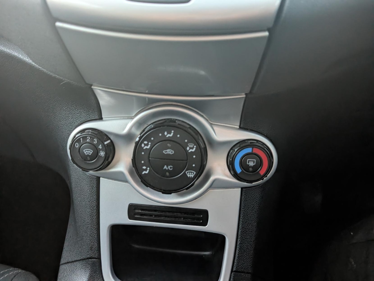 Used Ford Fiesta 2009 for sale - 76669936: Photo 14