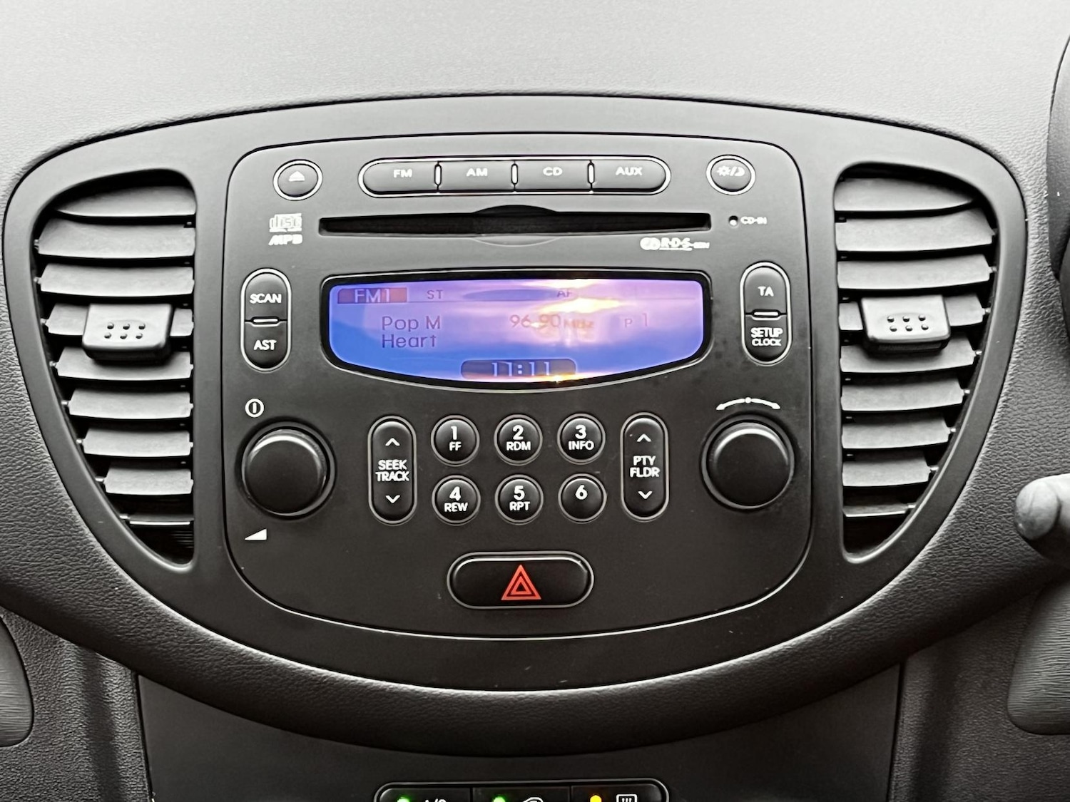 Used Hyundai i10 2013 for sale - 77005953: Photo 14