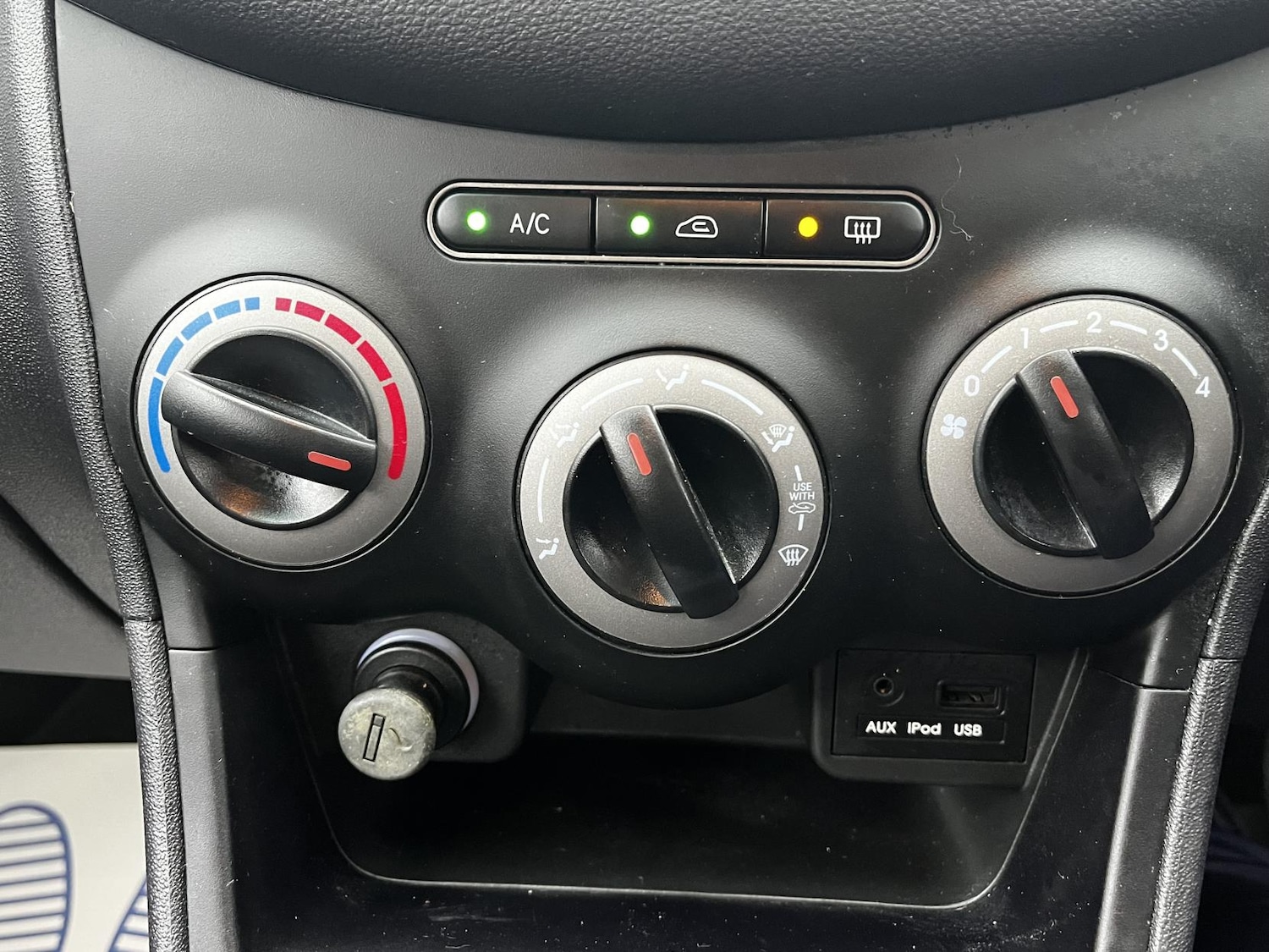 Used Hyundai i10 2013 for sale - 77005953: Photo 15