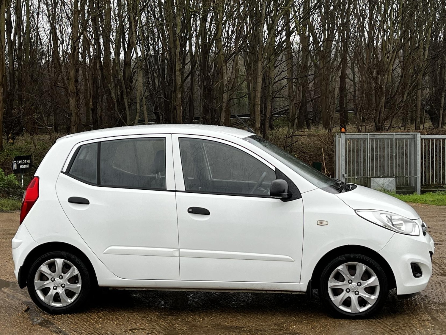 Used Hyundai i10 2013 for sale - 77005953: Photo 2