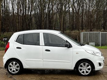Used Hyundai i10 2013 for sale - 77005953: Photo