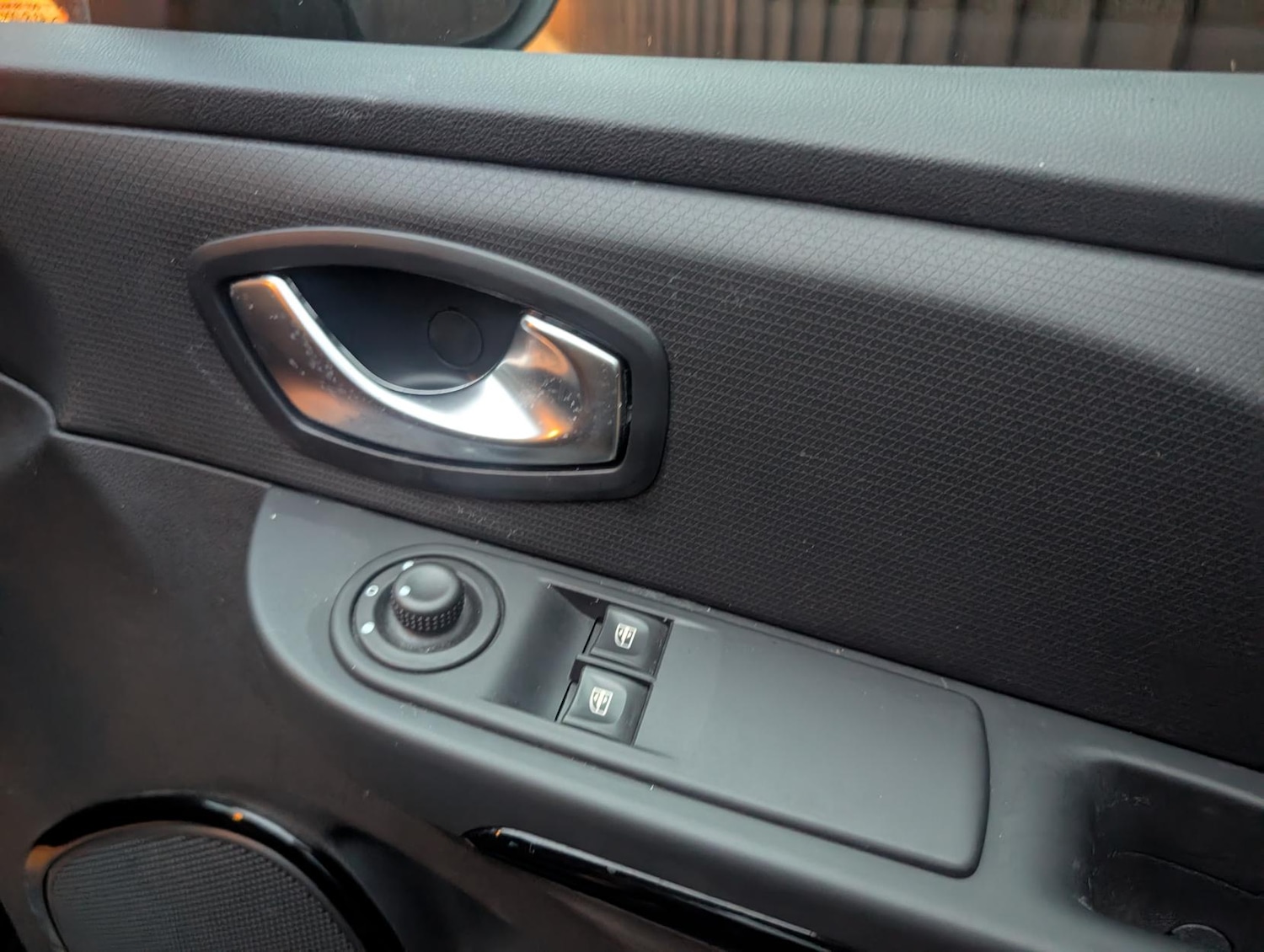 Used Renault Clio 2016 for sale - 76477029: Photo 16