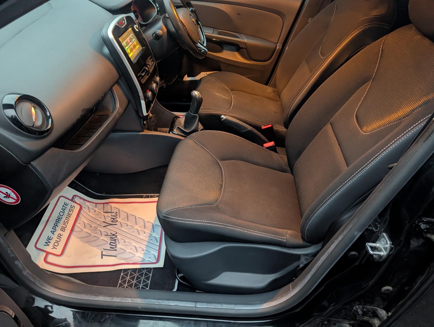 Used Renault Clio 2016 for sale - 76477029: Photo 17