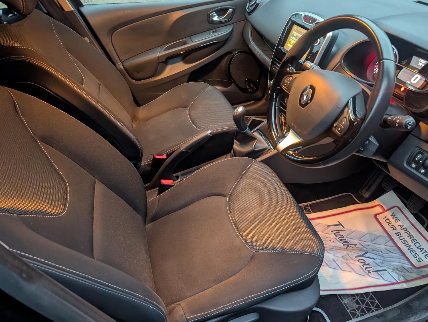 Used Renault Clio 2016 for sale - 76477029: Photo 8