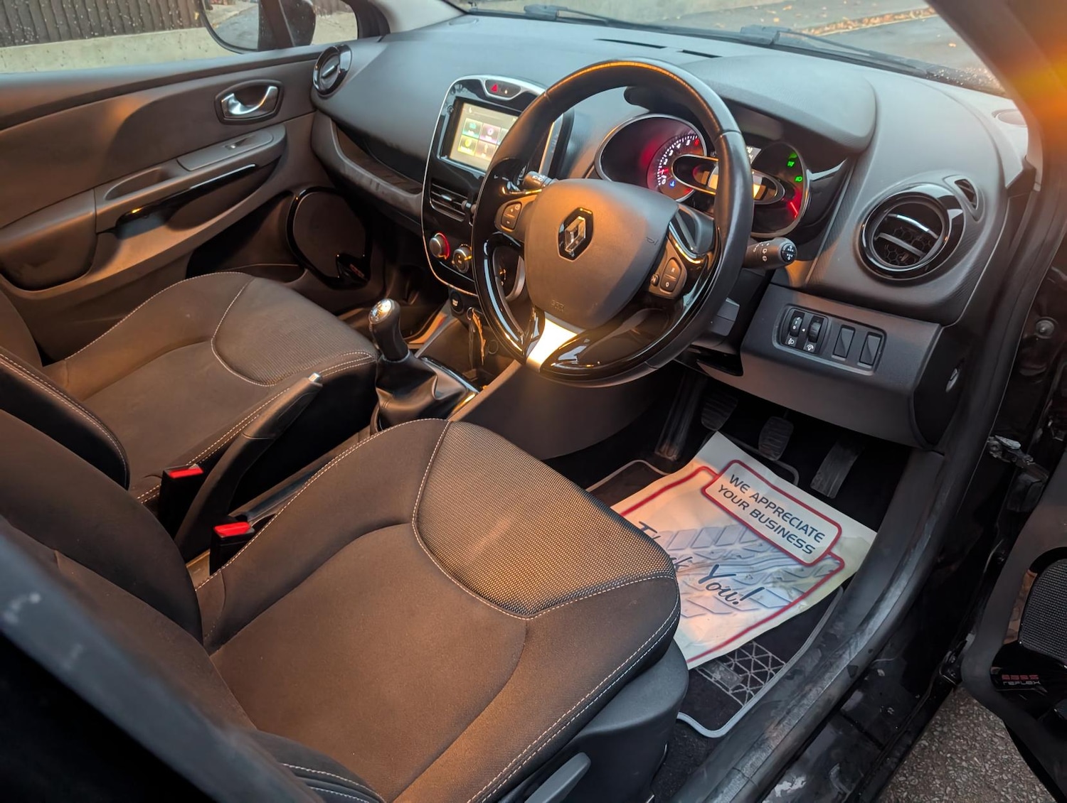 Used Renault Clio 2016 for sale - 76477029: Photo 9