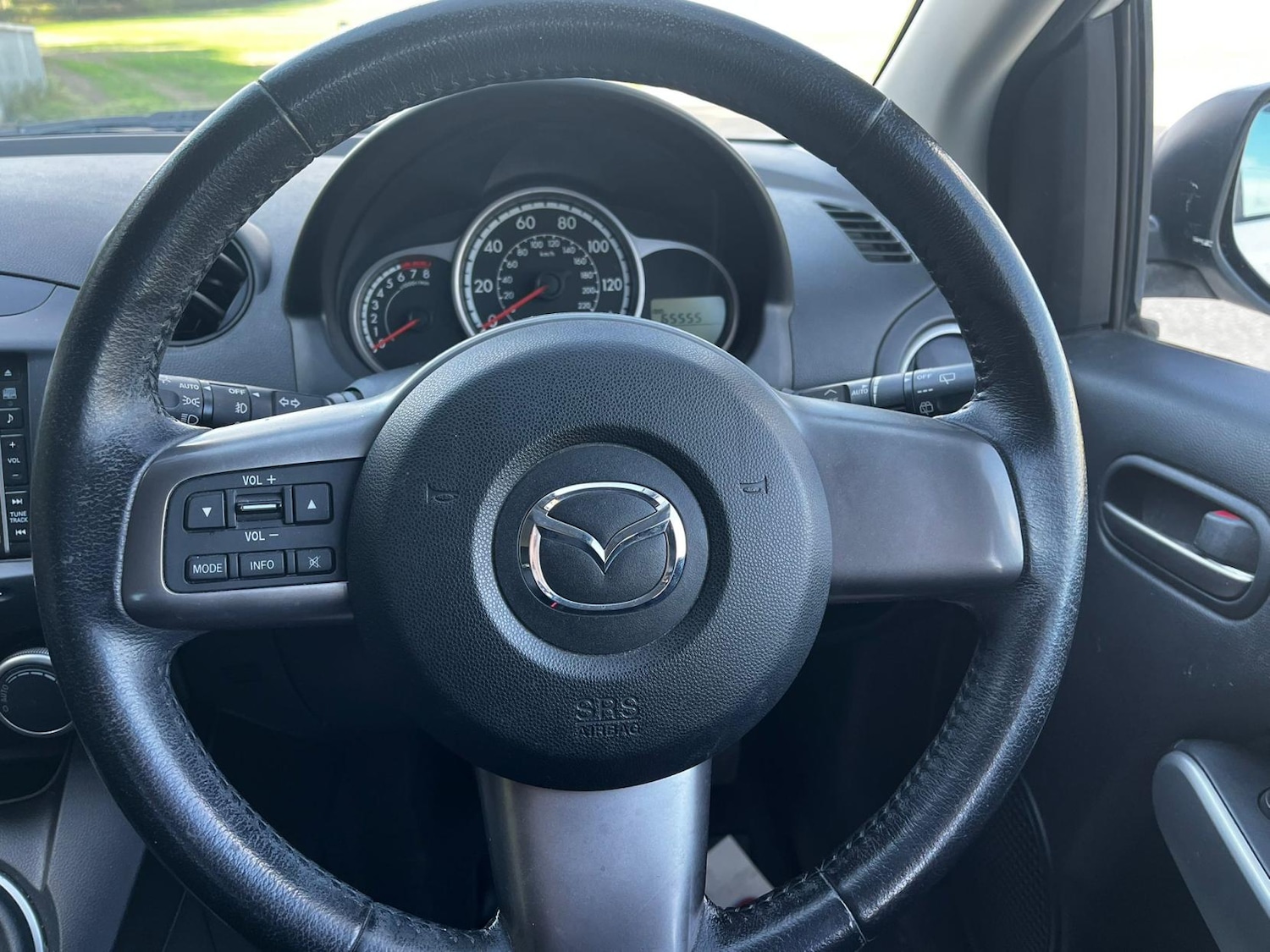 Used Mazda Mazda2 2013 for sale - 76162164: Photo 11