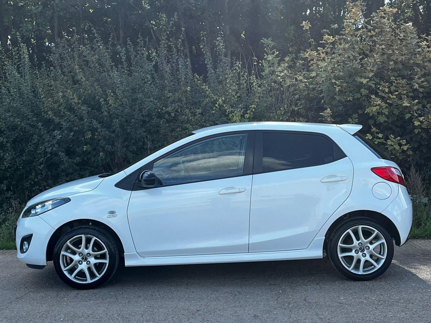 Used Mazda Mazda2 2013 for sale - 76162164: Photo 4