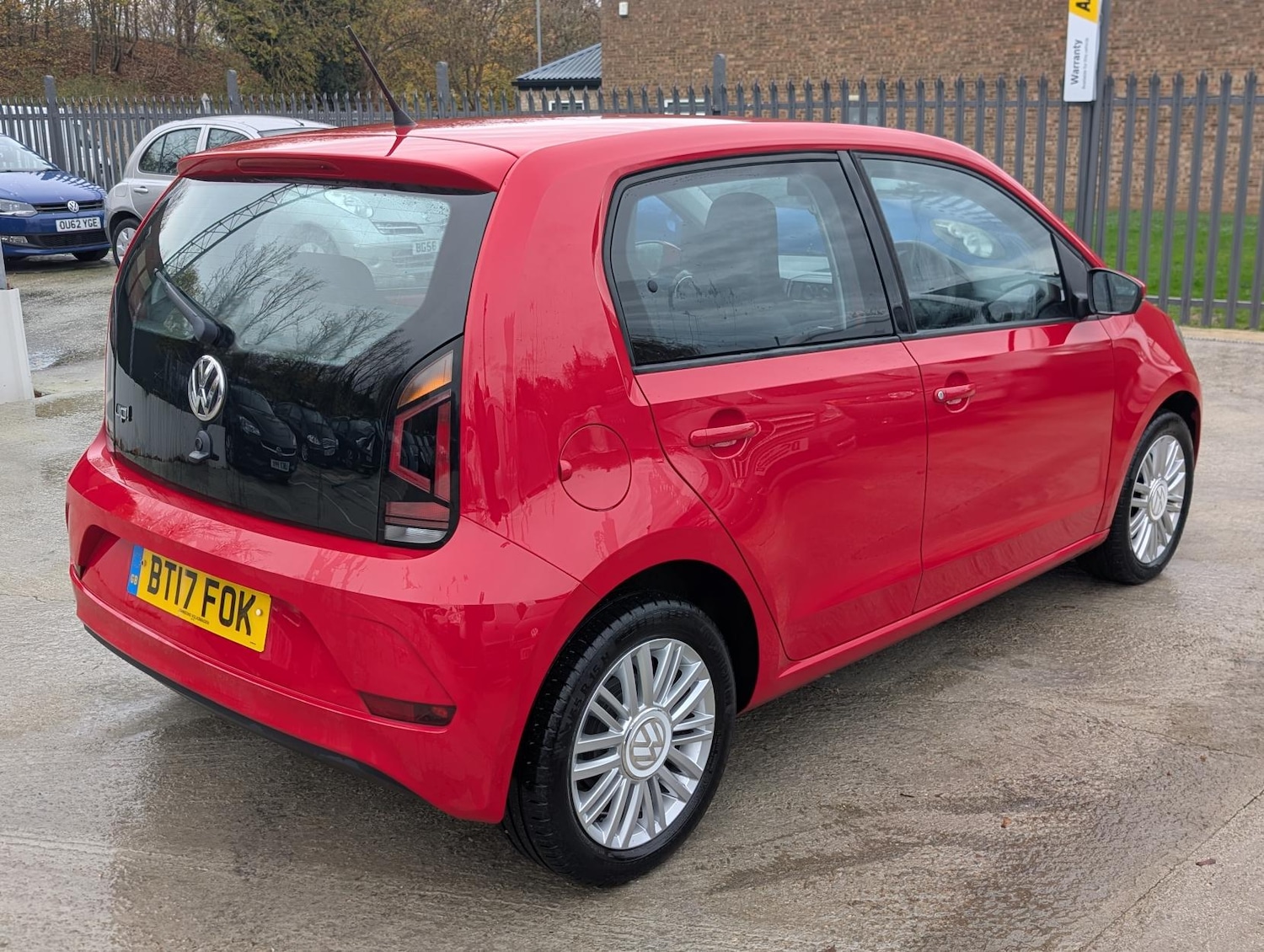 Used Volkswagen up! 2017 for sale - 76494341: Photo 3