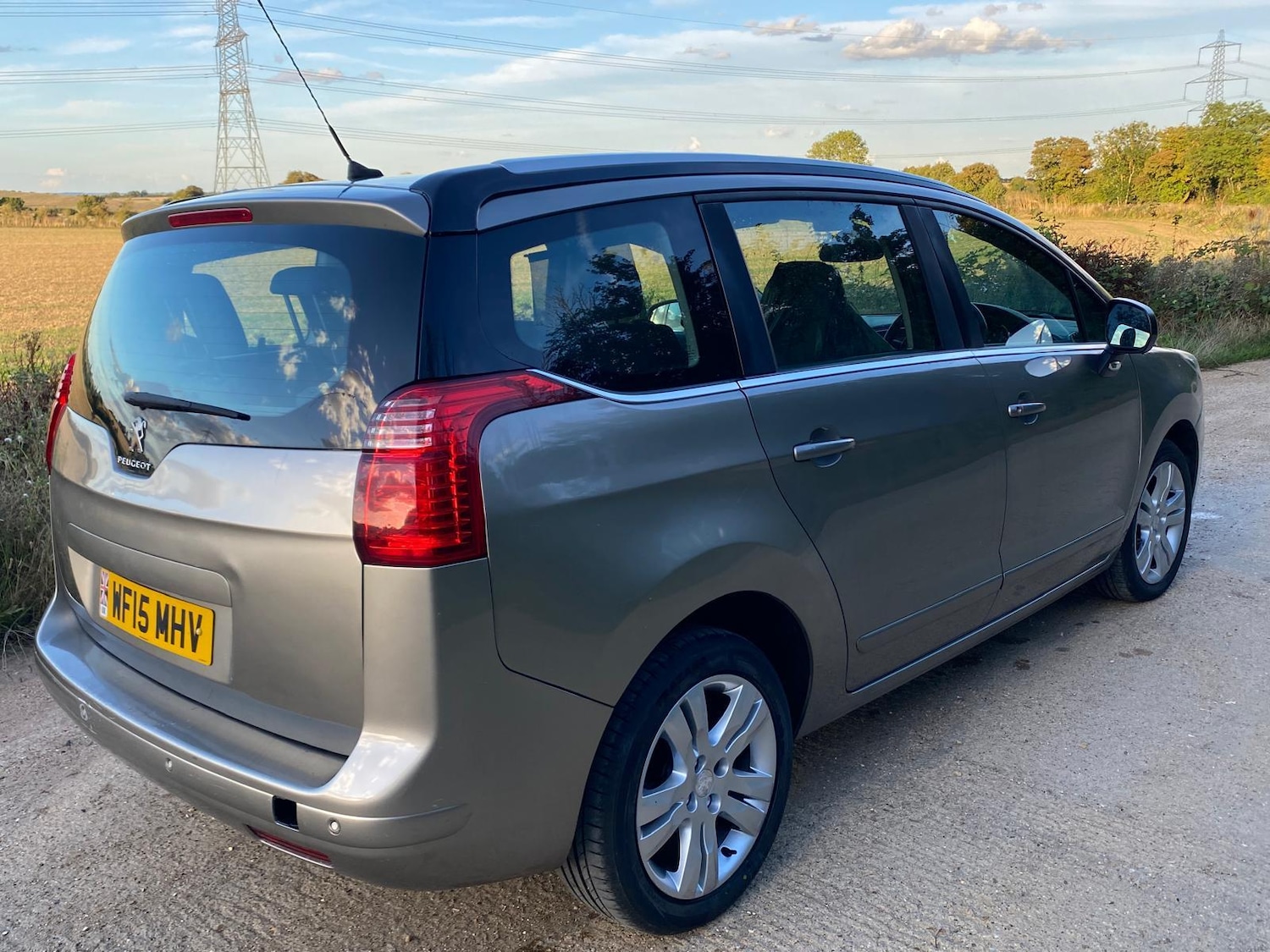 Used Peugeot 5008 2015 for sale - 76477028: Photo 6