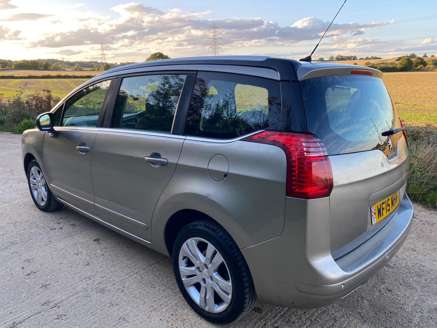 Used Peugeot 5008 2015 for sale - 76477028: Photo 9