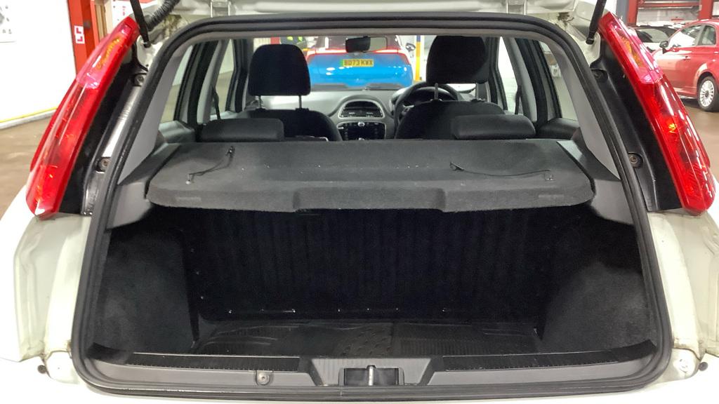 Used Fiat Punto 2016 for sale - 77318295: Photo 12