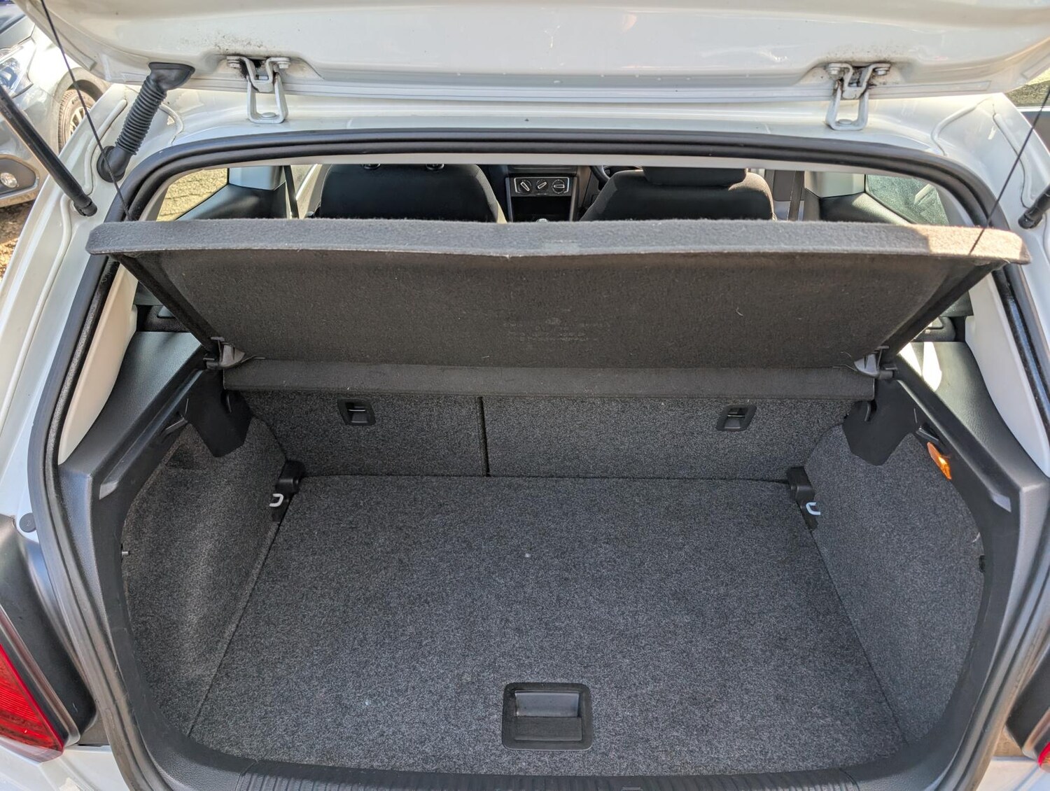 Used Volkswagen Polo 2015 for sale - 77556948: Photo 37