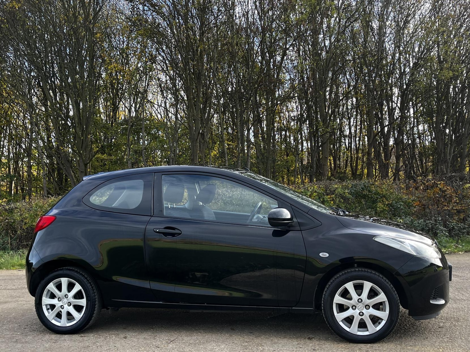 Used Mazda Mazda2 2010 for sale - 76494356: Photo 2