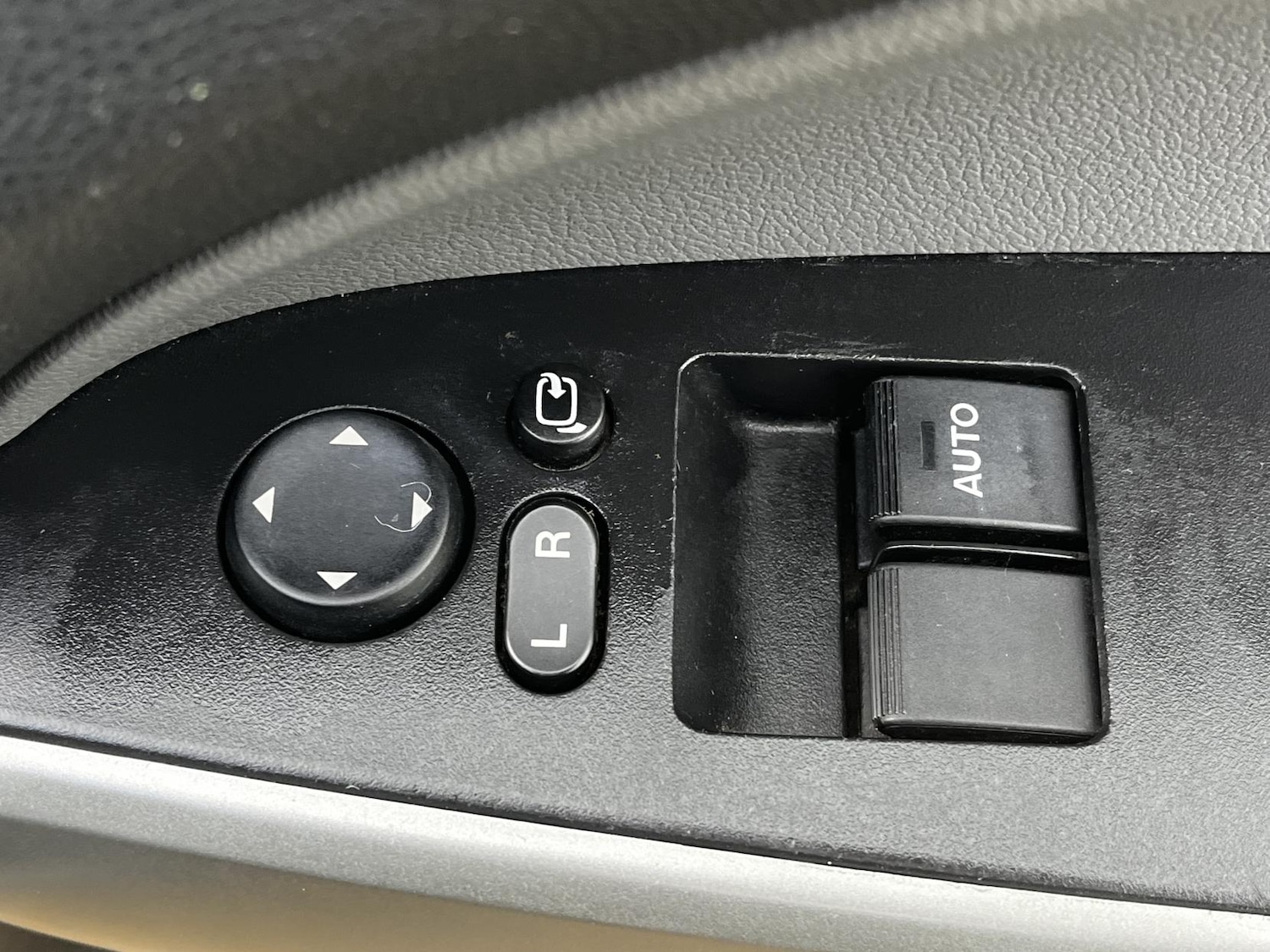 Used Mazda Mazda2 2010 for sale - 76494356: Photo 23