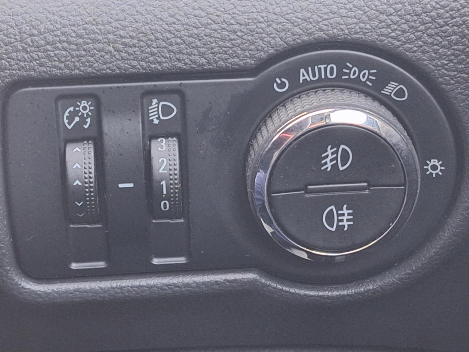 Used Vauxhall Astra GTC 2012 for sale - 76968941: Photo 12