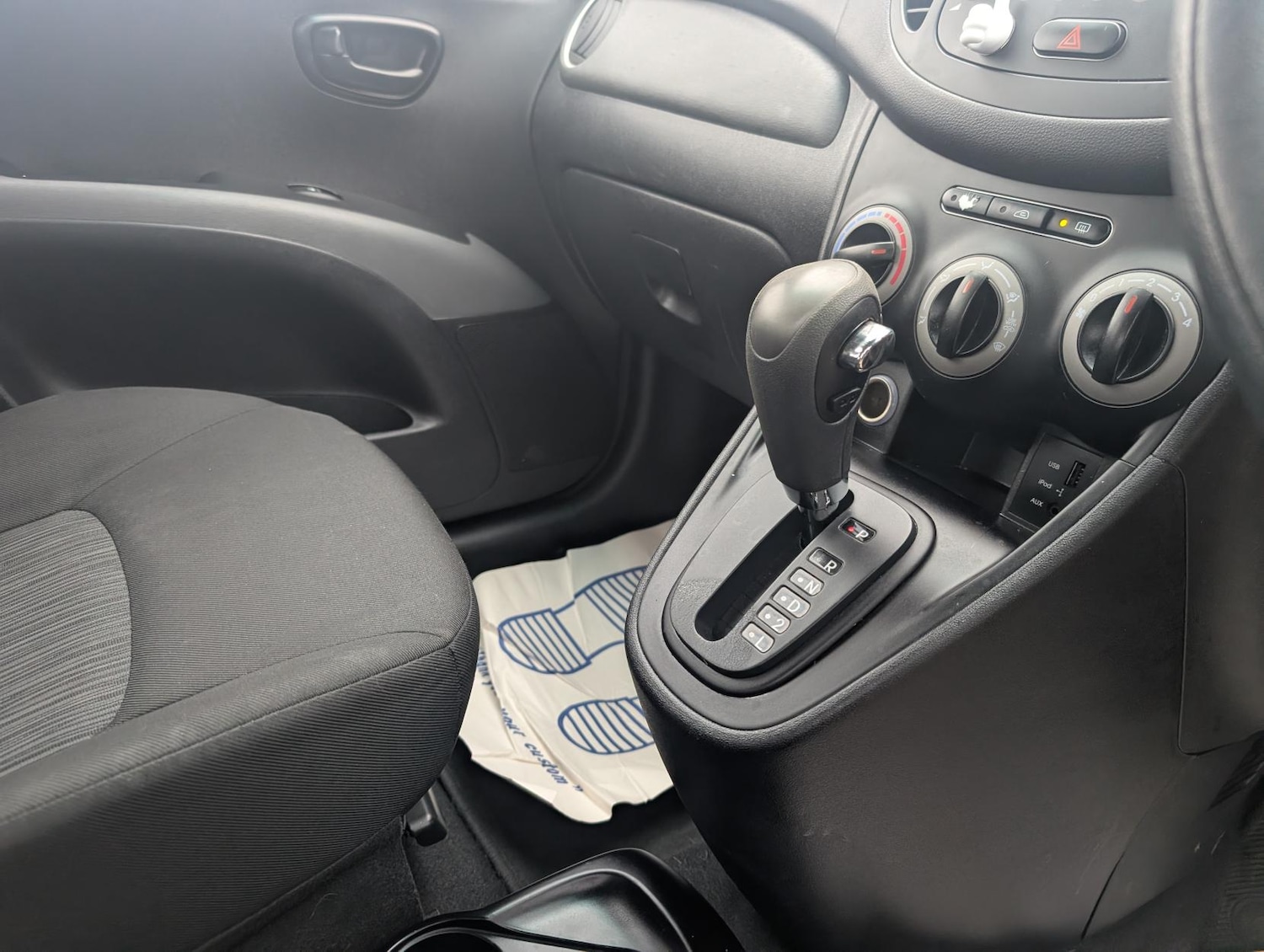 Used Hyundai i10 2013 for sale - 76835176: Photo 14