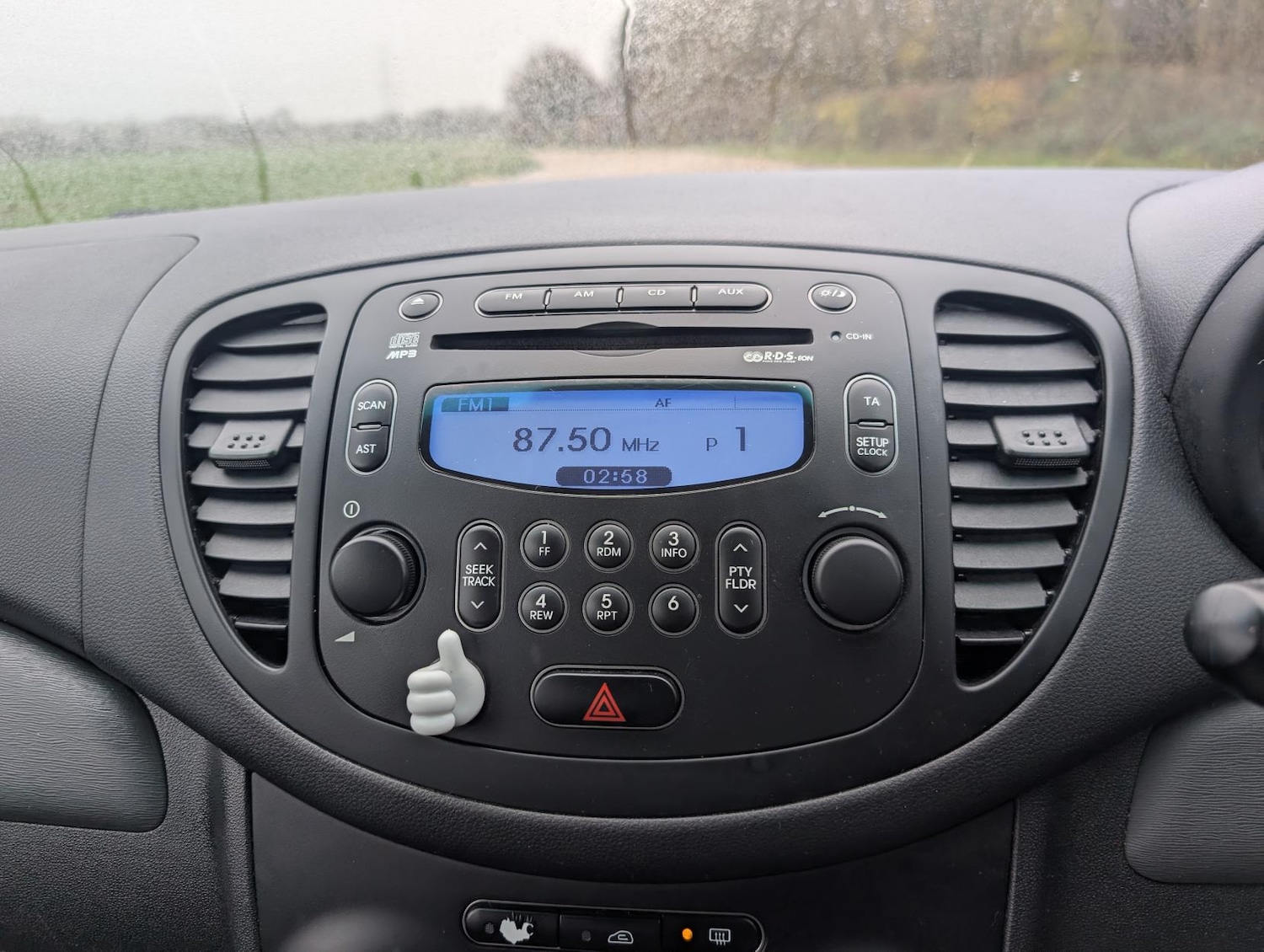 Used Hyundai i10 2013 for sale - 76835176: Photo 16