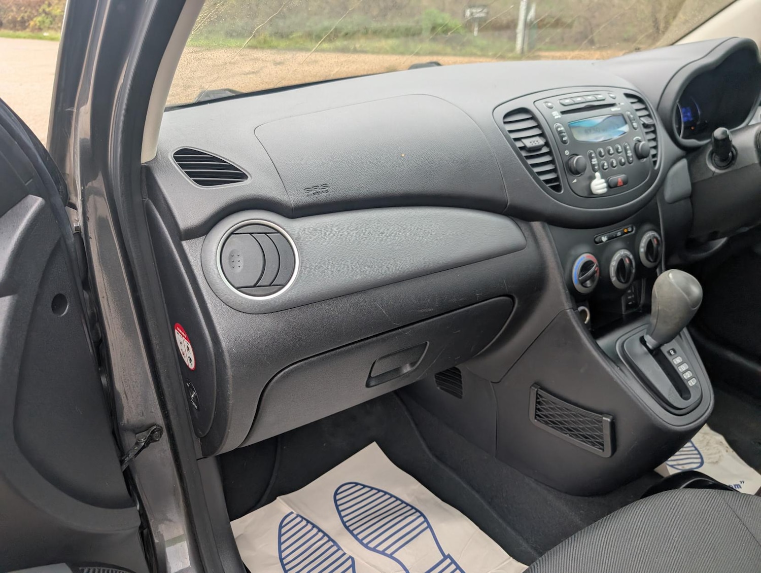 Used Hyundai i10 2013 for sale - 76835176: Photo 23