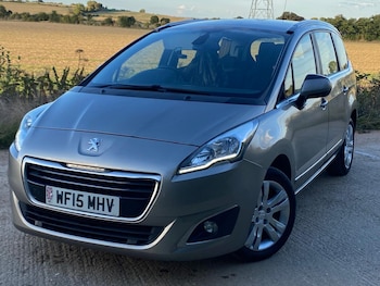 Used Peugeot 5008 2015 for sale - 75985524: Photo
