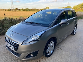 Used Peugeot 5008 2015 for sale - 75985524: Photo