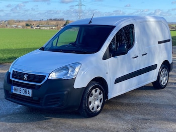 Used Peugeot Partner 2018 for sale - 78356991: Photo