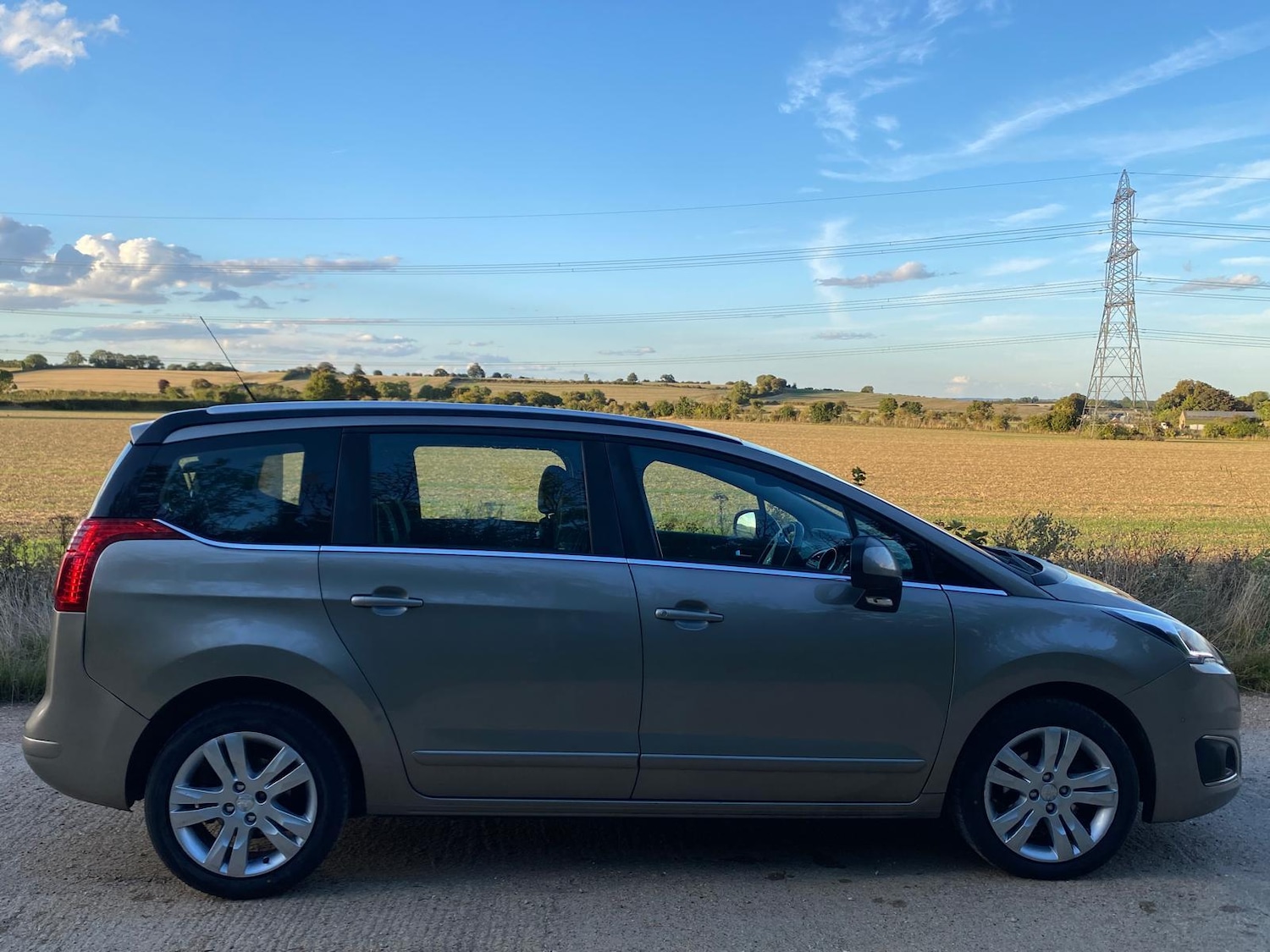Used Peugeot 5008 2015 for sale - 77248170: Photo 10