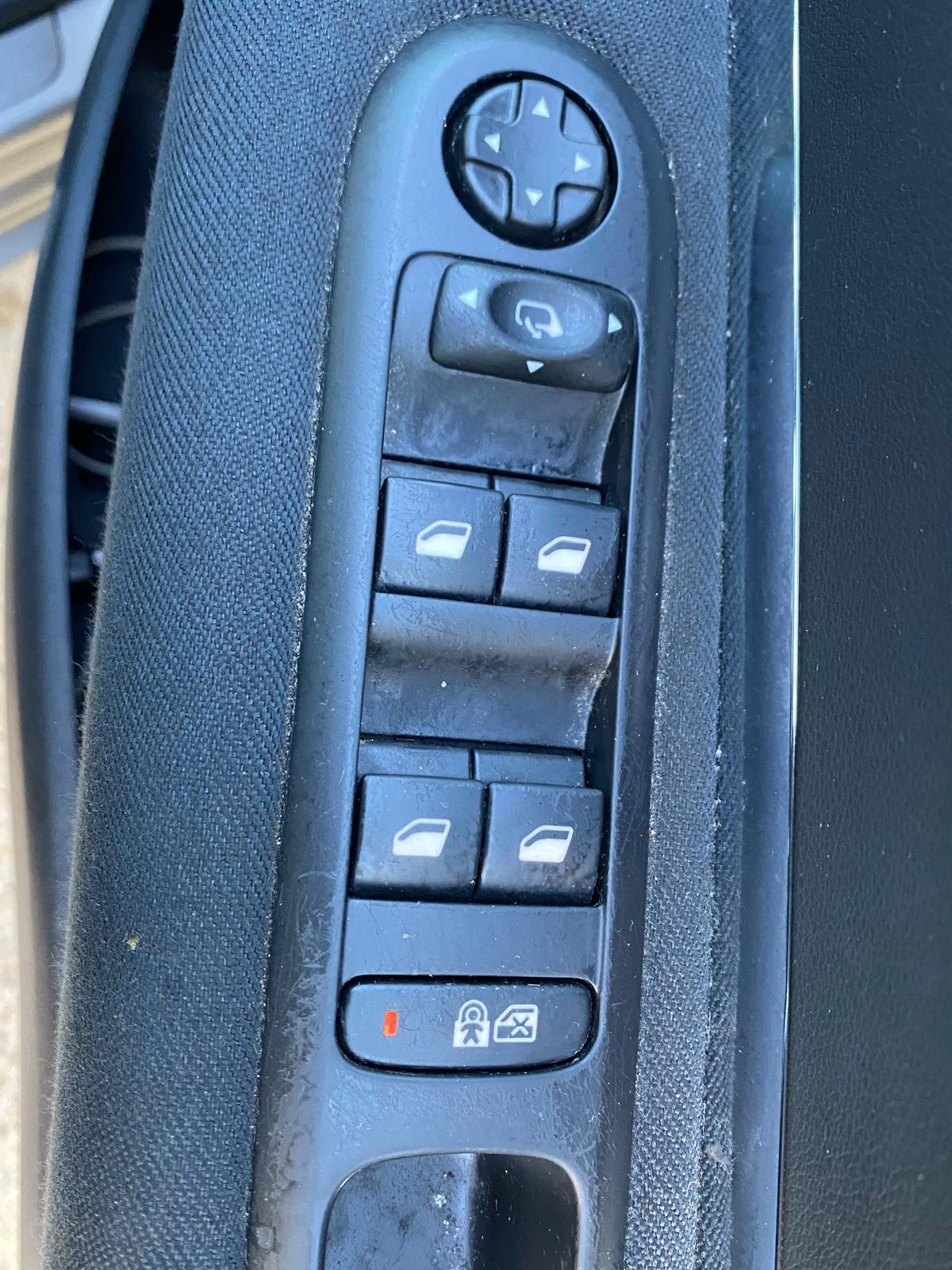 Used Peugeot 5008 2015 for sale - 77248170: Photo 15