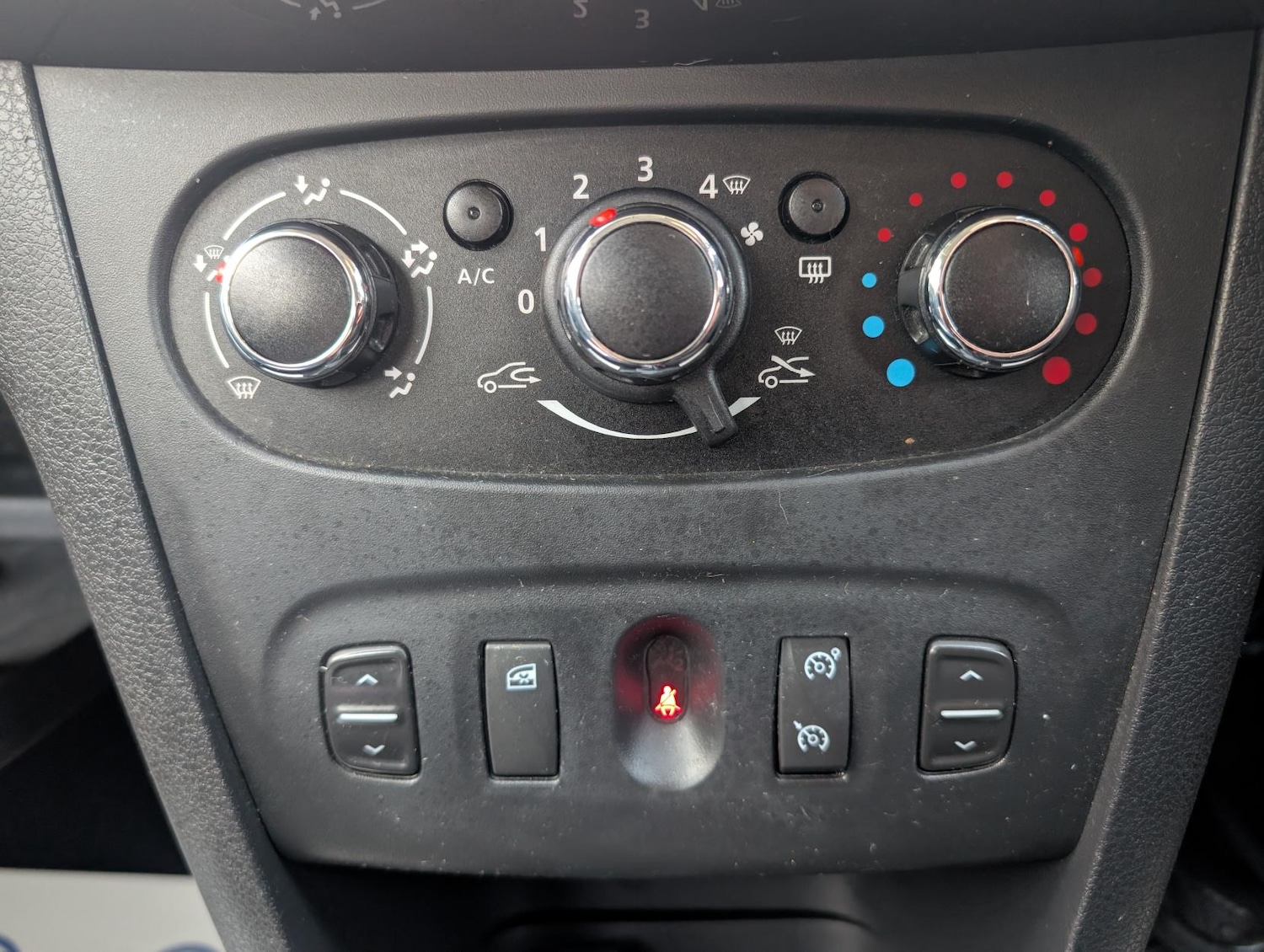 Used Dacia Sandero 2015 for sale - 76848924: Photo 16