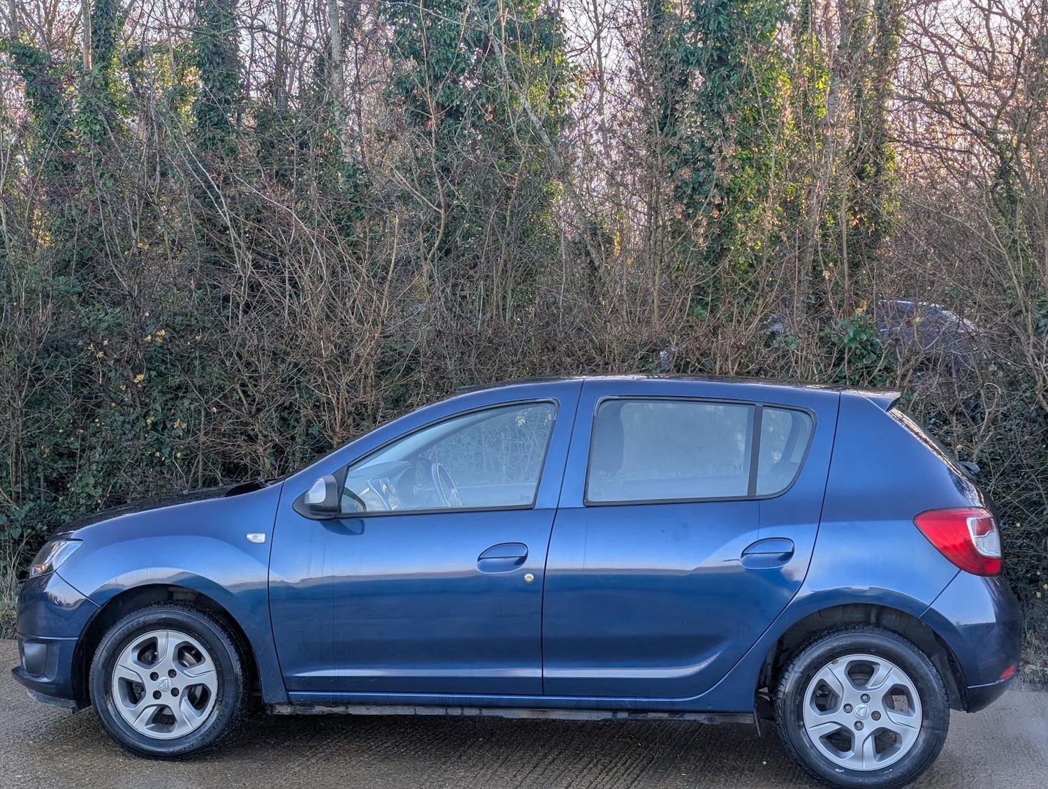 Used Dacia Sandero 2015 for sale - 76848924: Photo 4