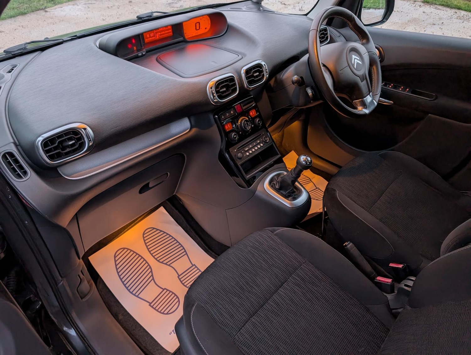 Used Citroen C3 Picasso 2015 for sale - 77482252: Photo 12