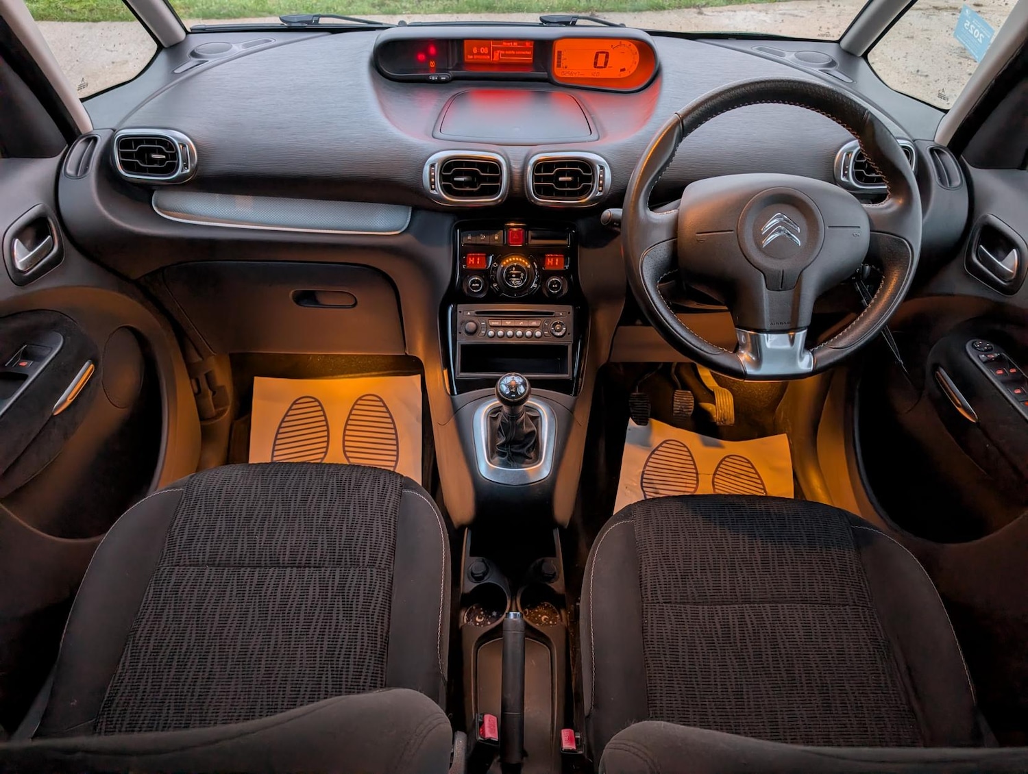 Used Citroen C3 Picasso 2015 for sale - 77482252: Photo 16